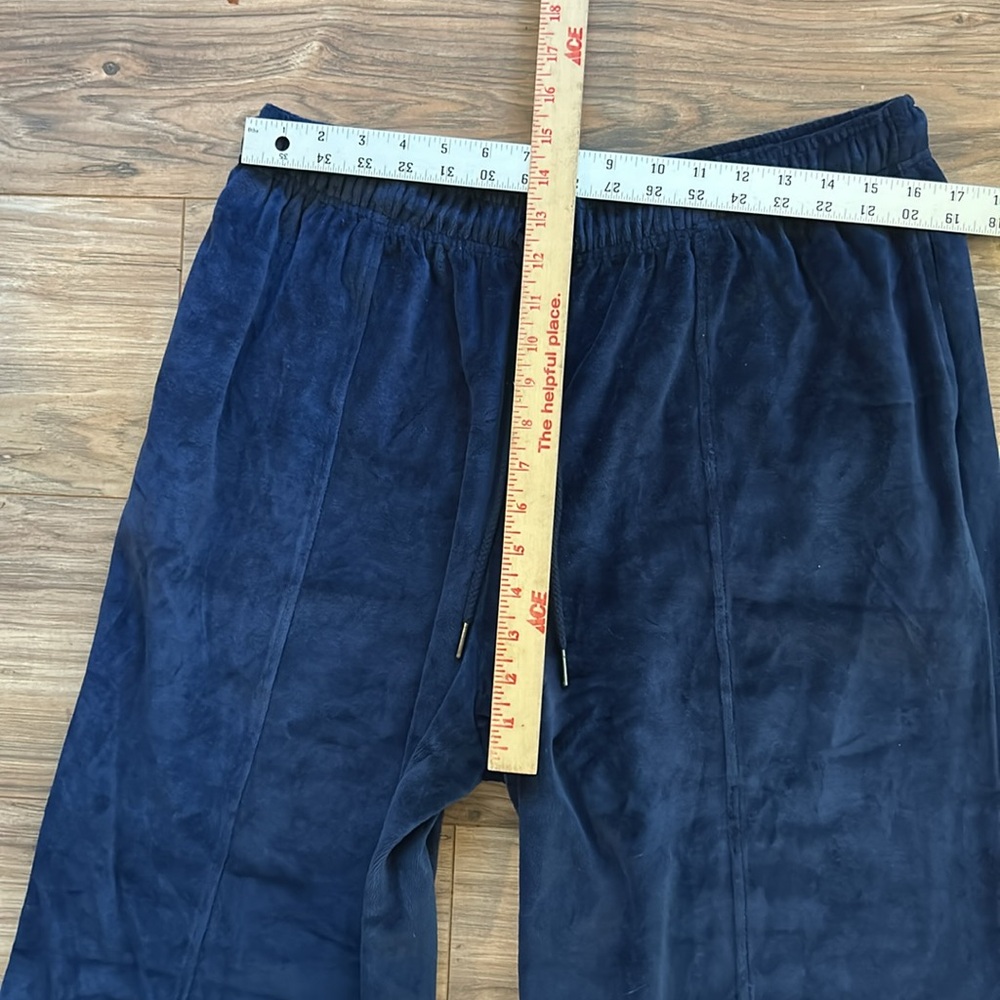 Universal Thread Women's Leisure Studio Mid-Rise Navy Blue Velour Sweatpants - Picture 6 of 8